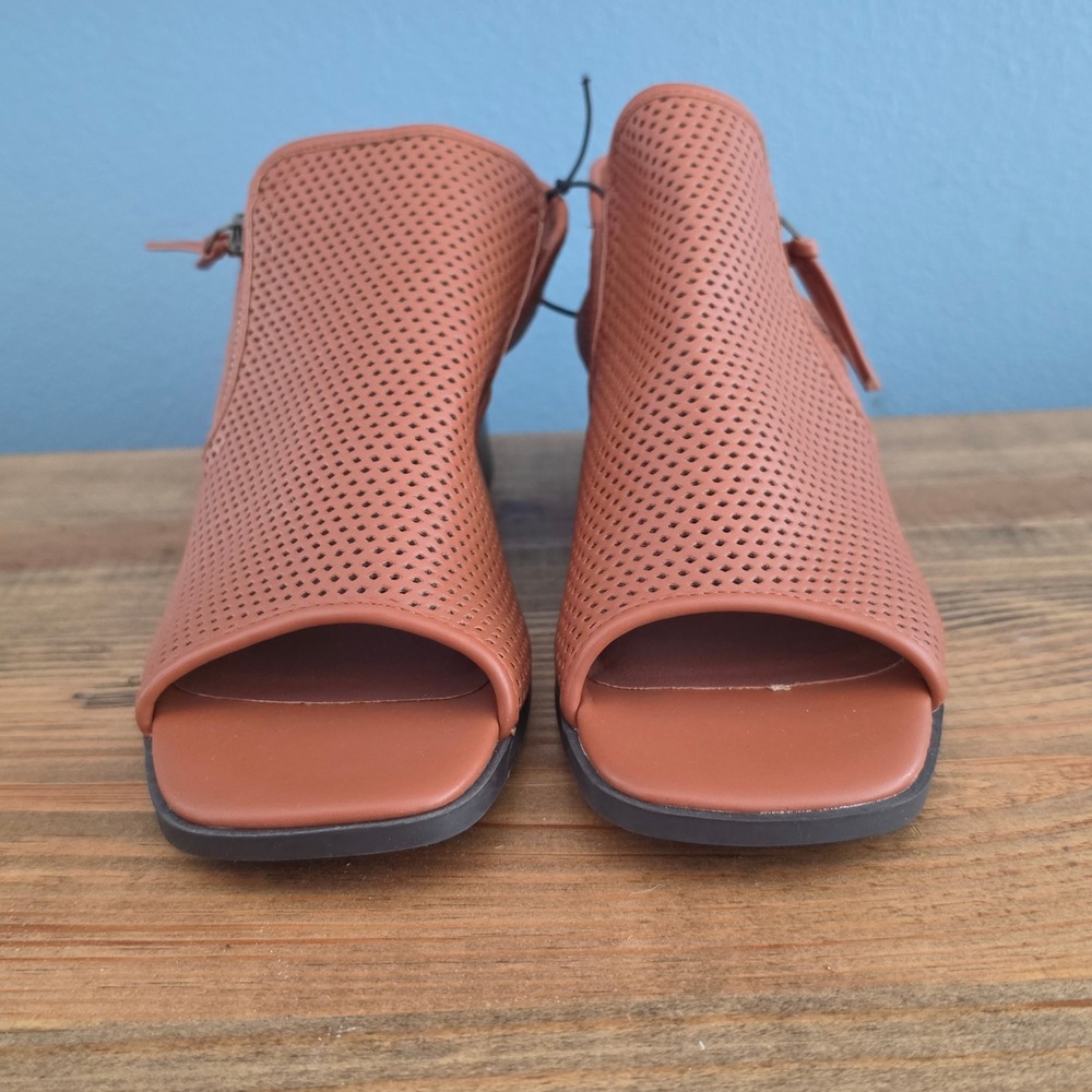 Frye and Co. Womens Oasys Sandal Slingback Cognac Perforated Block Heel Size 10M - Picture 2 of 11